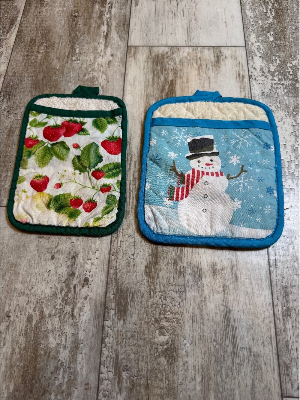 Vintage Style Potholder Lot Strawberry Snowman Christmas Kitchen - Picture 1 of 1